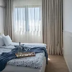 Lakeview Prestige Lejlighed