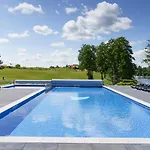 Lakeview Prestige Lejlighed
