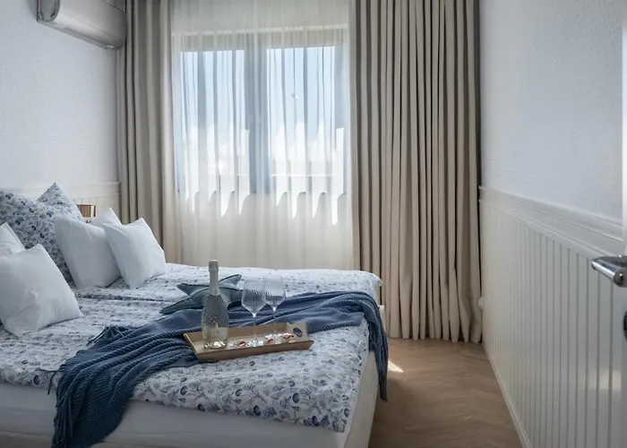 Lakeview Prestige Apartment